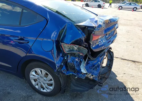 2018 Hyundai Elantra Se z USA, uszkodzony, nr VIN 5NPD74LFXJH352320